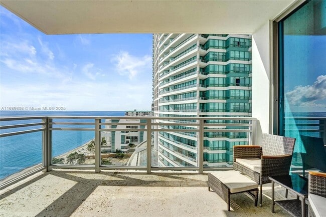 Foto del edificio - 3535 S Ocean Dr