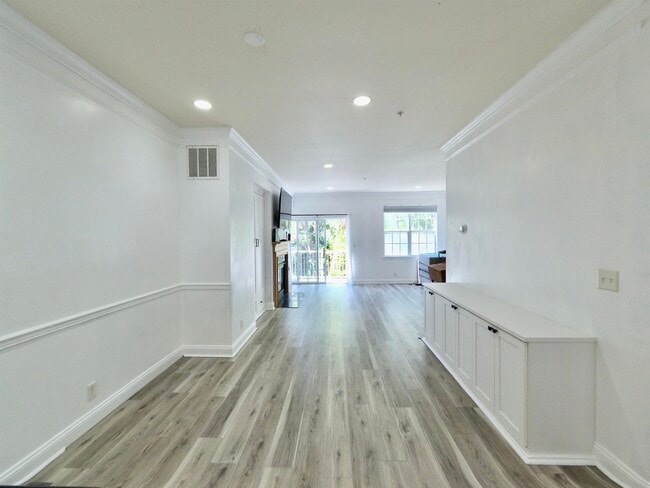 Building Photo - 49 Mallard Pl