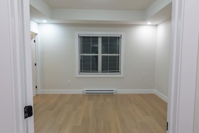 Building Photo - 119 Colonial Cres