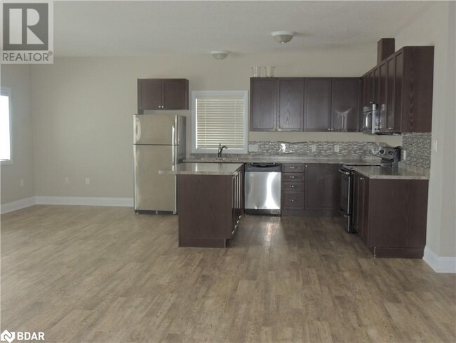 Building Photo - 3937 Wood Ave