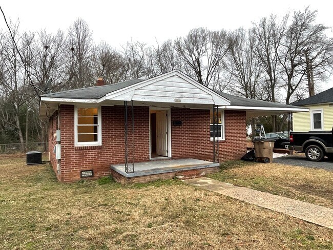 Building Photo - 3/1 in City of Shelby
