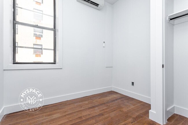 Foto del edificio - 1337 Gates Ave