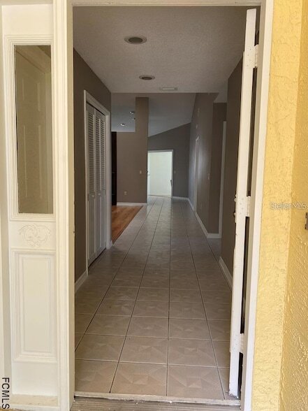 Building Photo - 250 Coral Reef Ct N