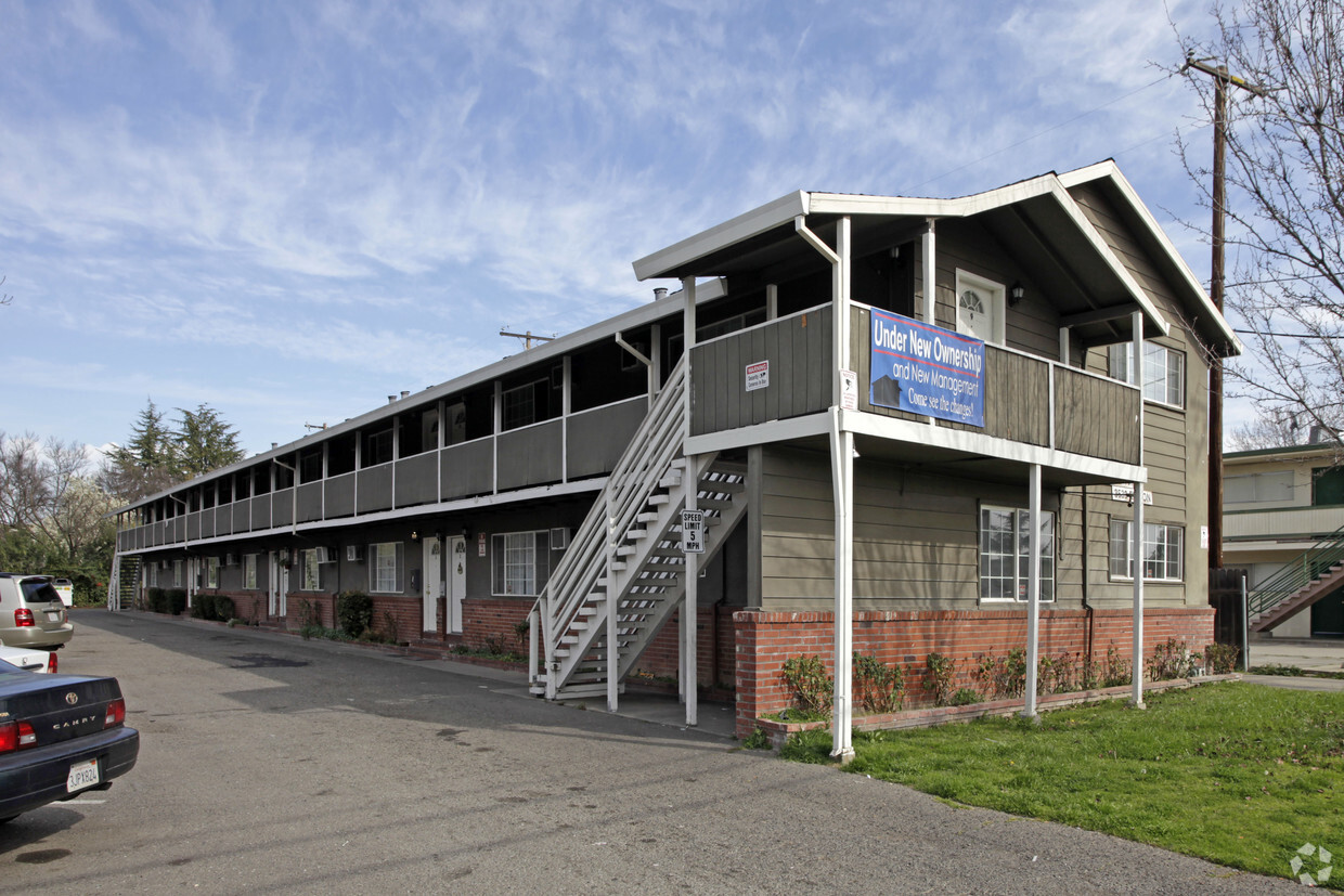 Primary Photo - Arcade Apartments