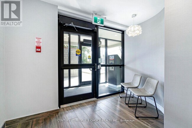 Photo du bâtiment - 1219 Dundas St W