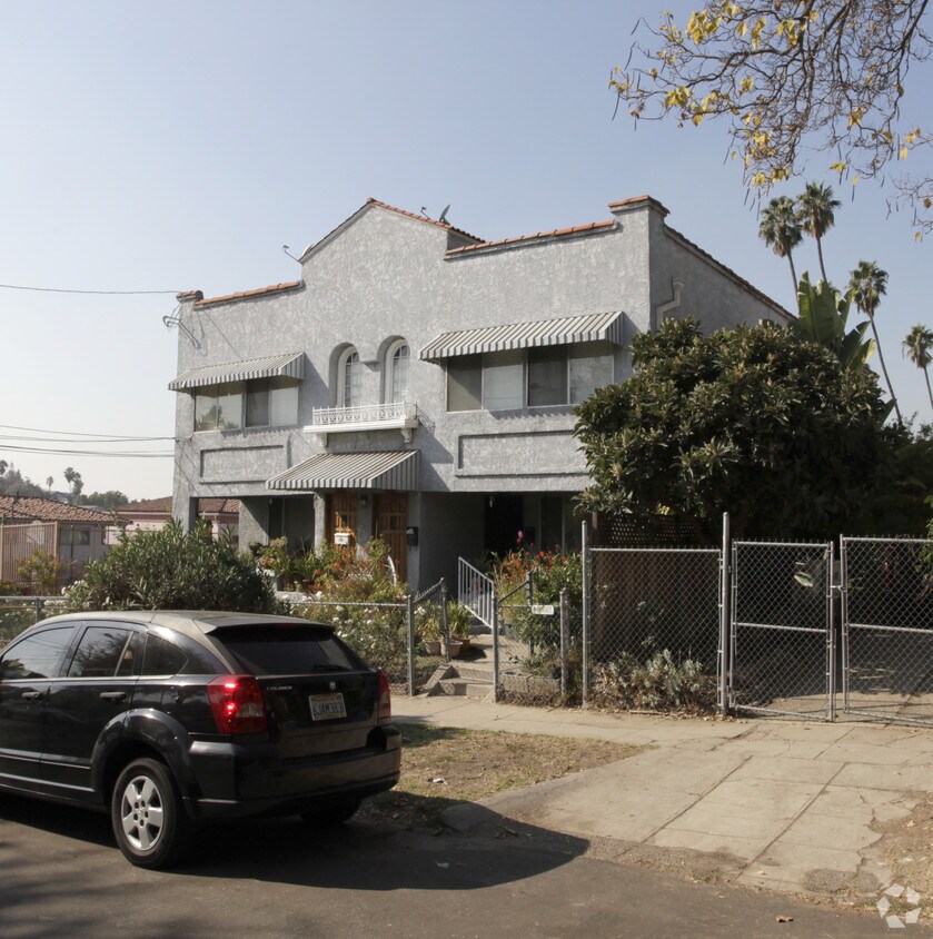 Foto del edificio - 1617-1619 1/2 Golden Gate Ave