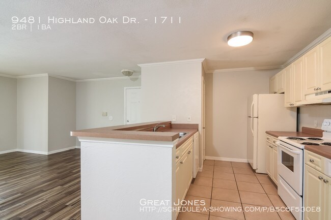 Building Photo - 9481 Highland Oak Dr