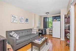 Primary Photo - 1706 Commonwealth Ave