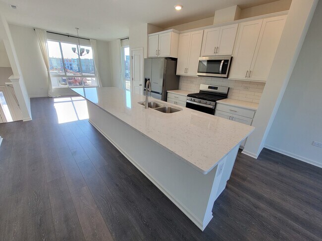Foto del edificio - 1270 Lakepointe Dr