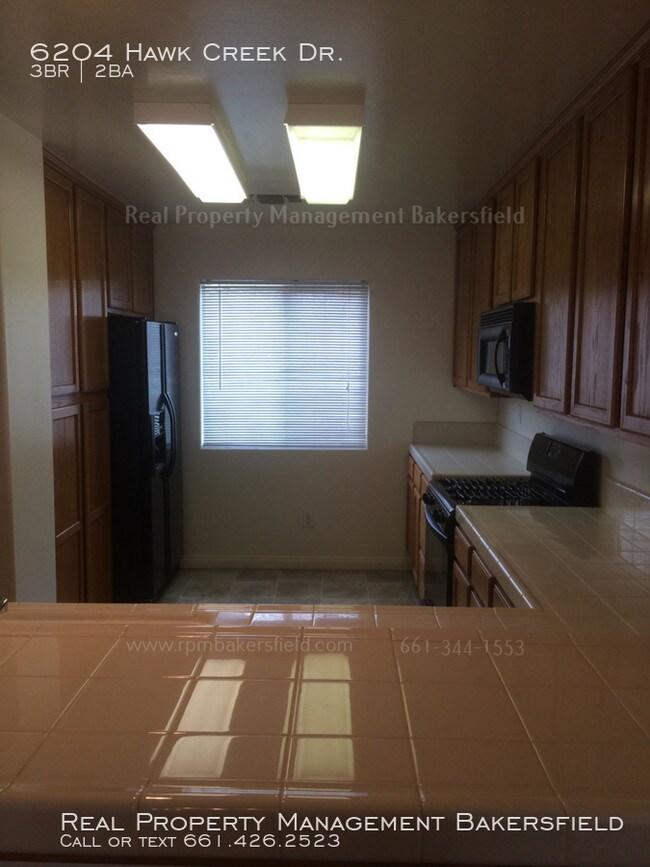 Building Photo - 6204 Hawk Creek Drive