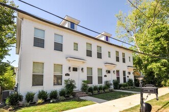 Building Photo - 1623 W Stone St