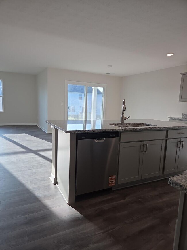 Foto del edificio - Brand new 4 bed 2 bath house with everything!