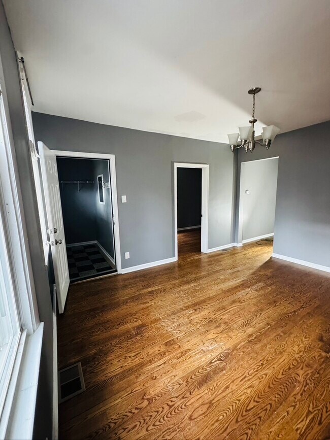 Foto del edificio - 2123 N Mango Ave