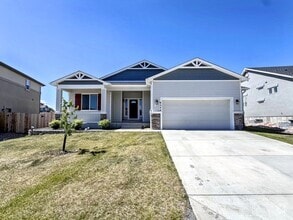 Building Photo - 9344 Beaver Brook Dr