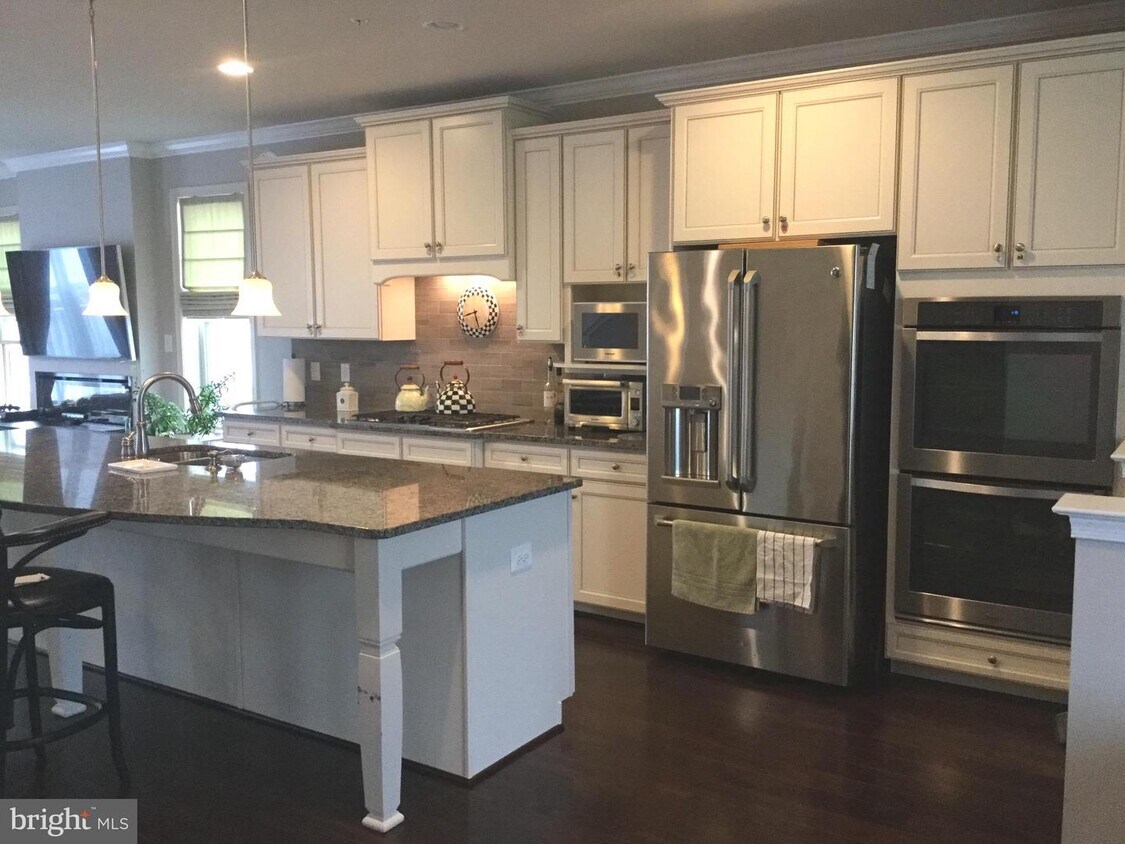 Foto principal - 13251 Tivoli Lake Blvd