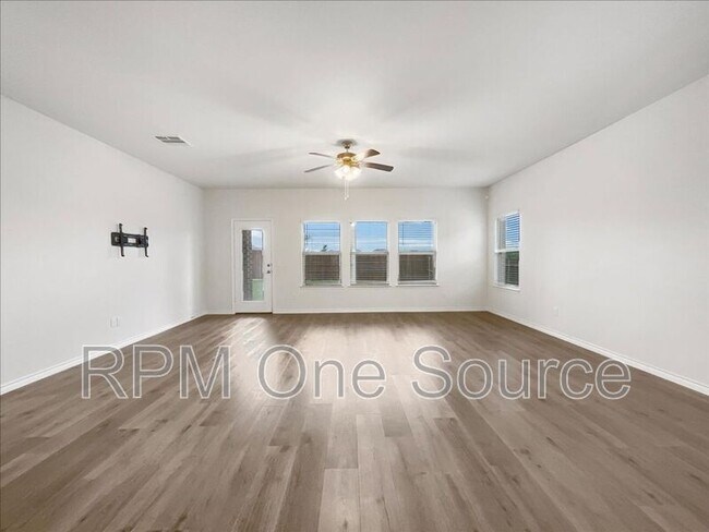 Foto del edificio - 4009 Savoy Wy