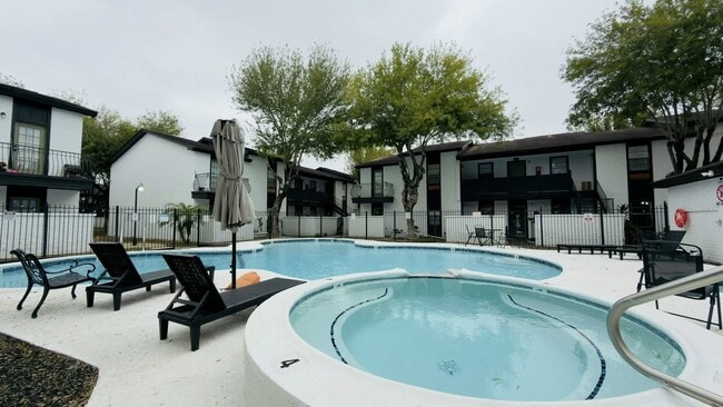 Building Photo - Palm Garden Apartments