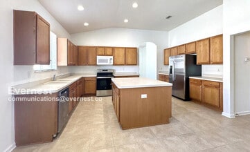 Building Photo - 692 Sea Holly Dr