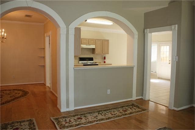 Building Photo - 4002 Tamarack Pl