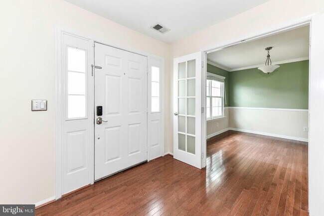 Foto del edificio - 10135 Forest Hill Cir