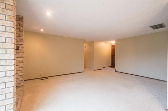 Building Photo - 1808 W Kent Pl