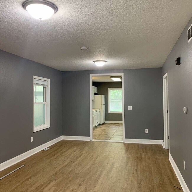 Foto del edificio - 2104 E 25th St