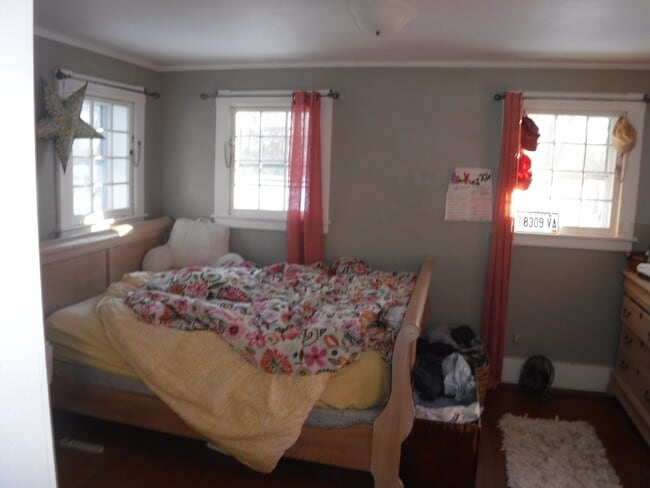 Foto del edificio - 32 College Ave