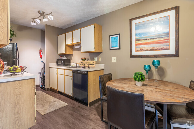 2Br, 1 Ba - 853 SF - Kitchen (The Calgary) - Mallards Landing