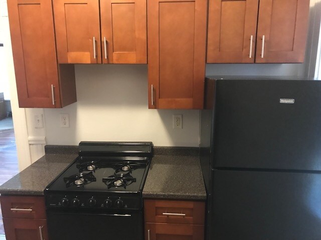 Foto del edificio - 116 Englewood Ave