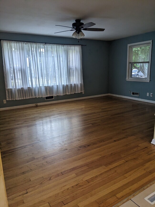 Foto del edificio - 1211 Stratford Ave