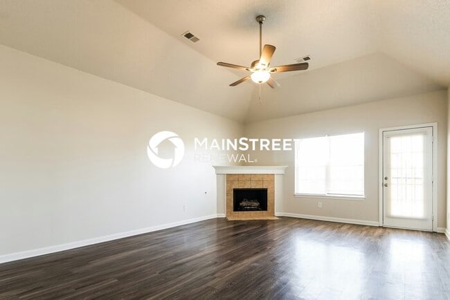 Building Photo - 3 Bedroom Pet-Friendly Home in Memphis, TN with Main Street Renewal