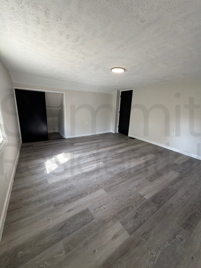 Building Photo - Three Bedroom One Bathroom Home in Mansfield!!