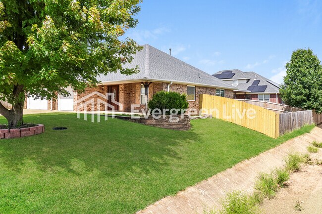 Foto del edificio - 700 Spur Ln