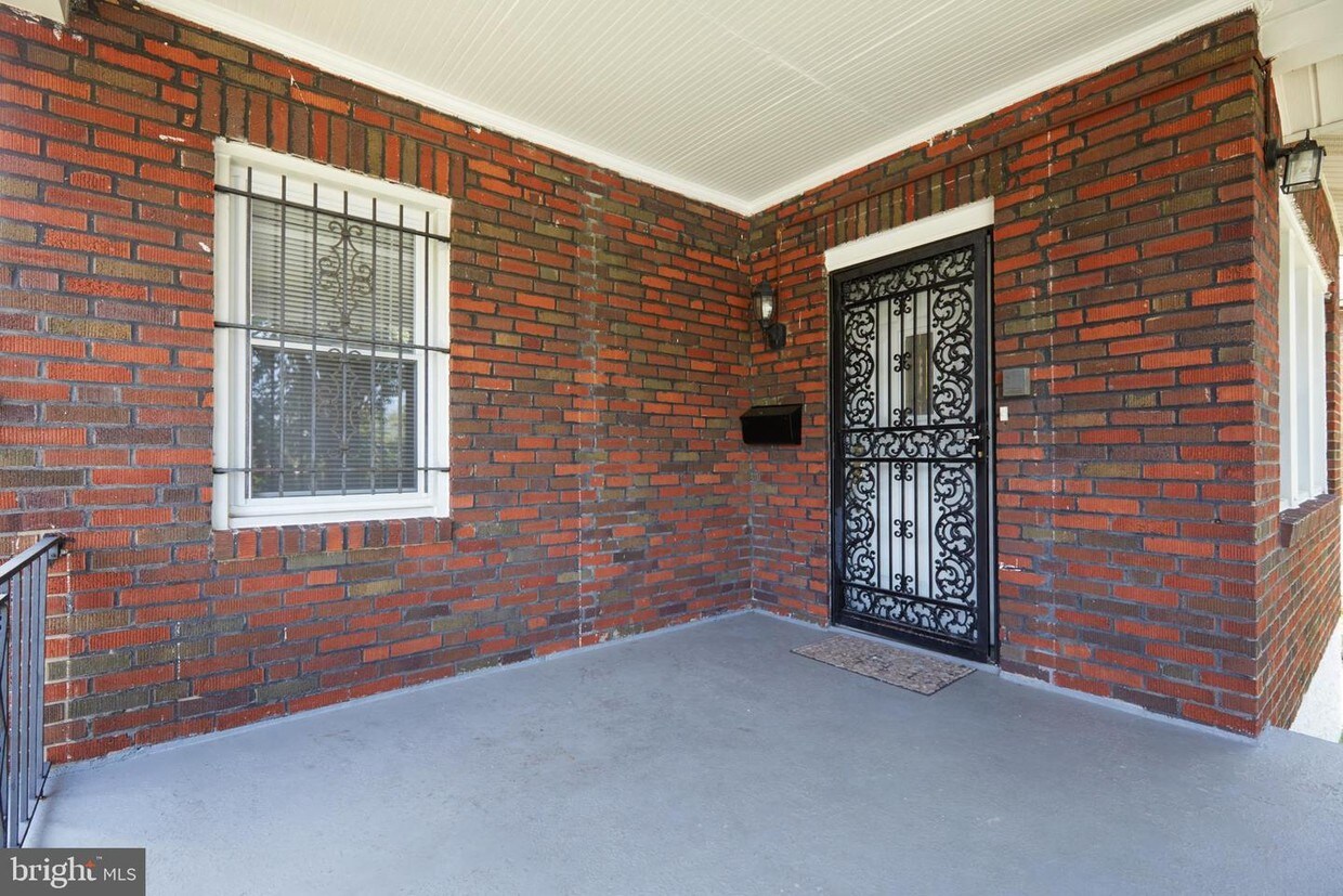 Primary Photo - 6207 Piney Branch Rd NW