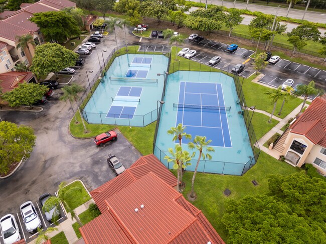 Foto del edificio - 2061 Renaissance Blvd