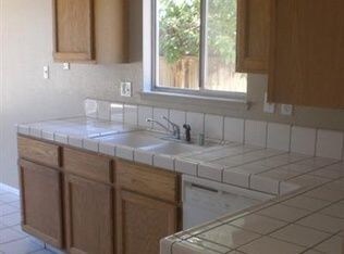 Building Photo - 9004 Pineridge Way