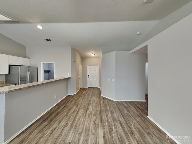 Building Photo - 435 Mindoro Ave
