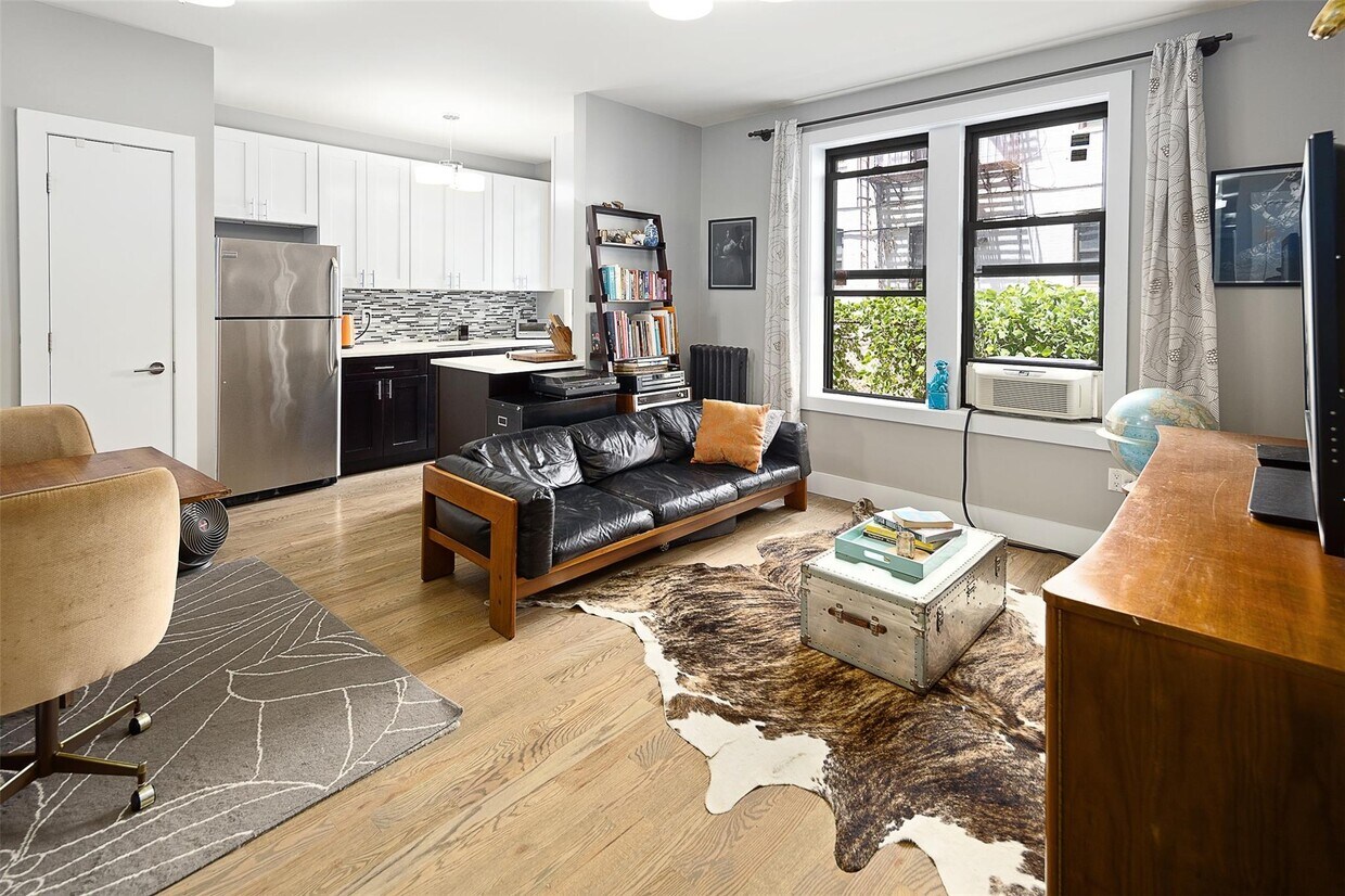 Foto principal - 41 Clarkson Ave