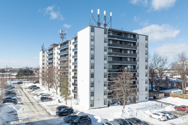 Photo du bâtiment - 739 Birchmount Road