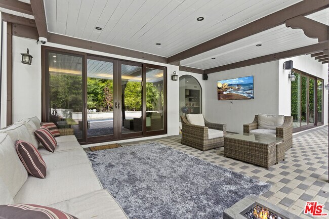 Foto del edificio - 4132 Woodcliff Rd