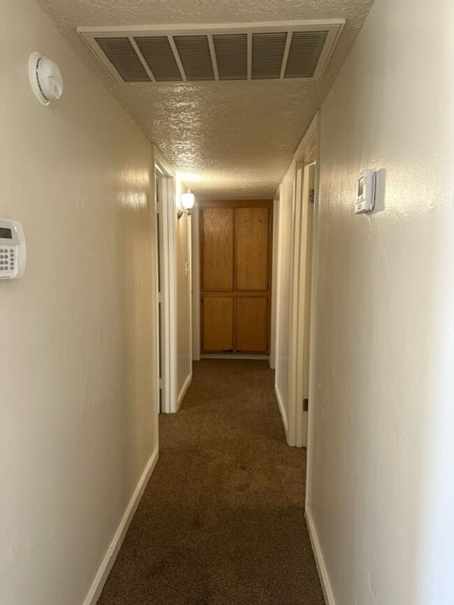 Foto del edificio - 708 Arvin St