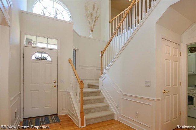 Foto del edificio - 17080 Birchwood Dr