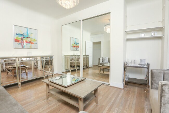 Photo - 2546 Polk St Apartment