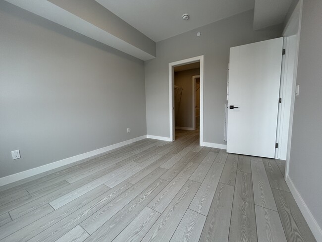 Building Photo - 60 Skyview Ranch Rd NE