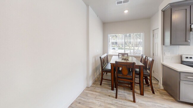 Foto del edificio - Carruth Ave &amp; Home Ave