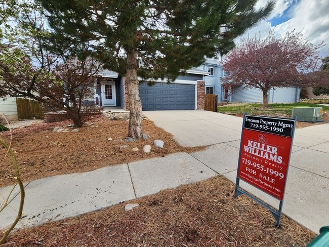 Amazing Two-Story Stetson Hills Home - Amazing Two-Story Stetson Hills Home