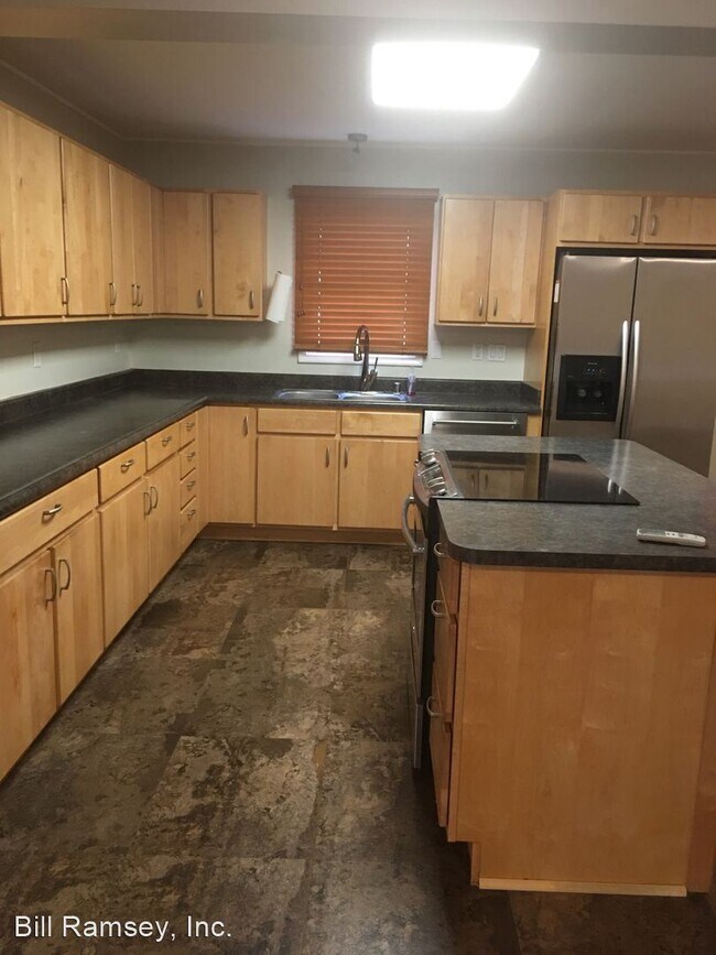 Foto del edificio - 6 br, 4 bath House - 2318 B SEA VIEW AVE
