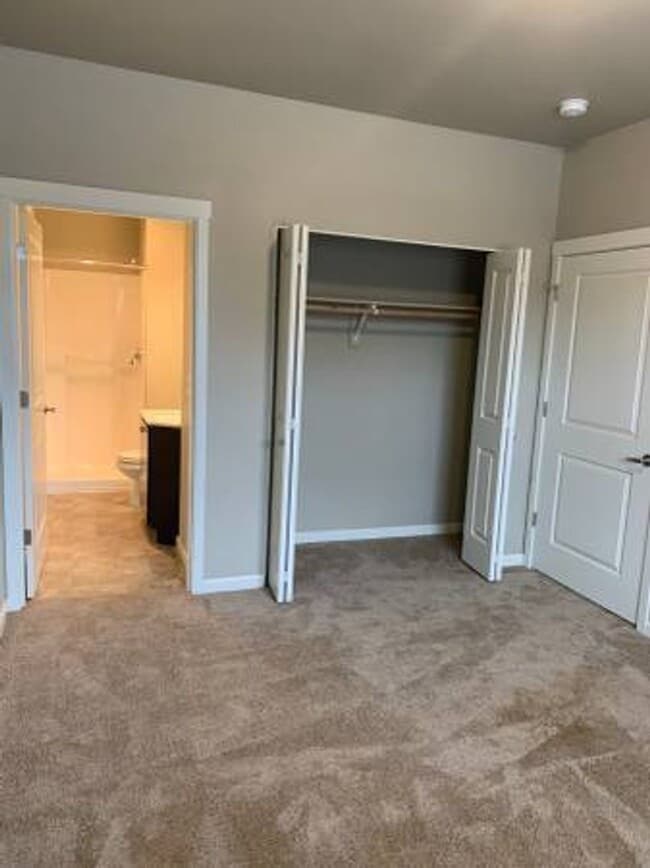 Interior Photo - WHITE OAK LUXURY APARTMENTS