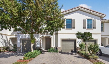 Building Photo - 4408 Hemlock Dr