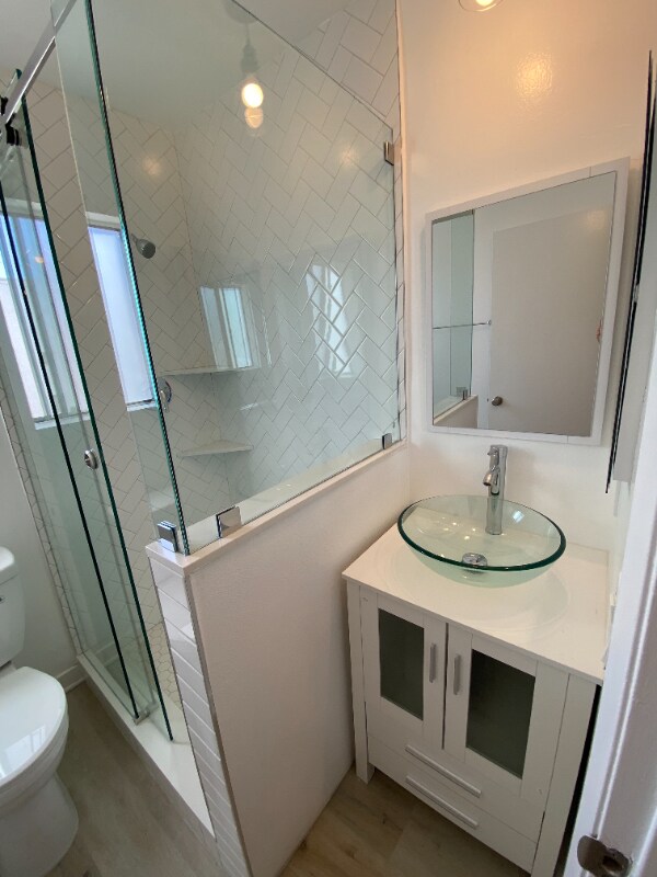 Building Photo - 1849 S Bentley Ave